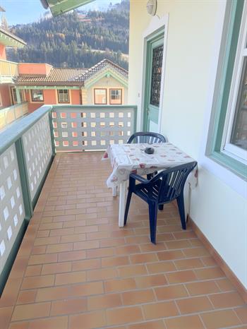 5F4DD6D6-1927-4222-BDF5-96FD0E1E0515