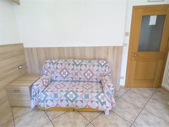 815CA52C-150A-4EA2-8BD2-B738986F8E7D