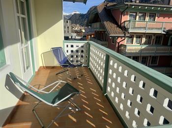 9E23991B-DF06-4168-8E76-2615A5A126BA