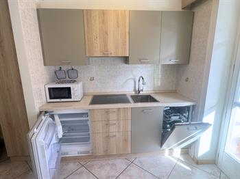 B0E7BB7F-7EA4-4EA8-AC76-1E4C463E12A8