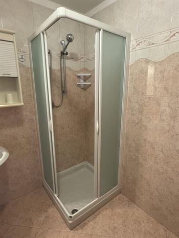 D14B086E-FC25-4B30-8201-2065DA3C79B3